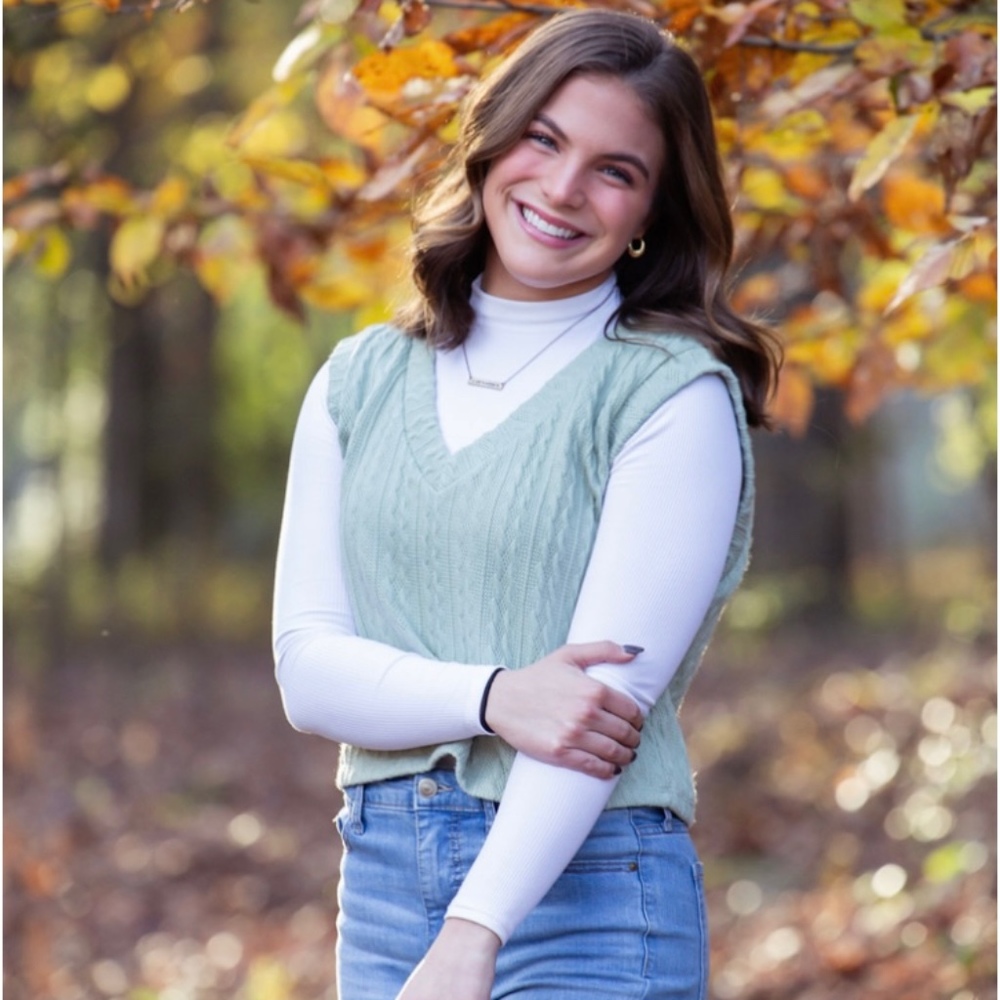 Meet your Posher, Madalyn